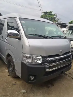 Toyota HiAce 2011