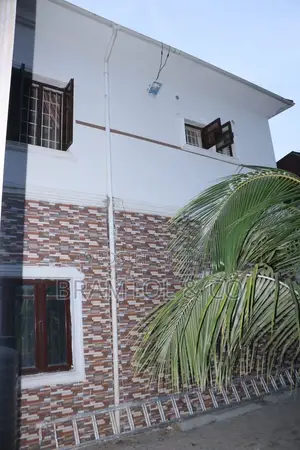 4bdrm Duplex in Sabon Lugbe for rent