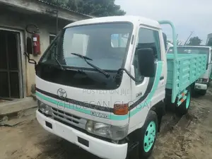 Toyota Dyna 200 Pickup Truck 6tyres Petrol Foreign Used