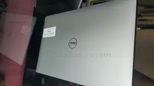 Laptop Dell Precision 5520 32GB Intel Core i7 SSD 256GB
