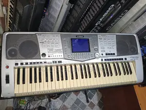 Original UK Used PSR1000 Yamaha Keyboard