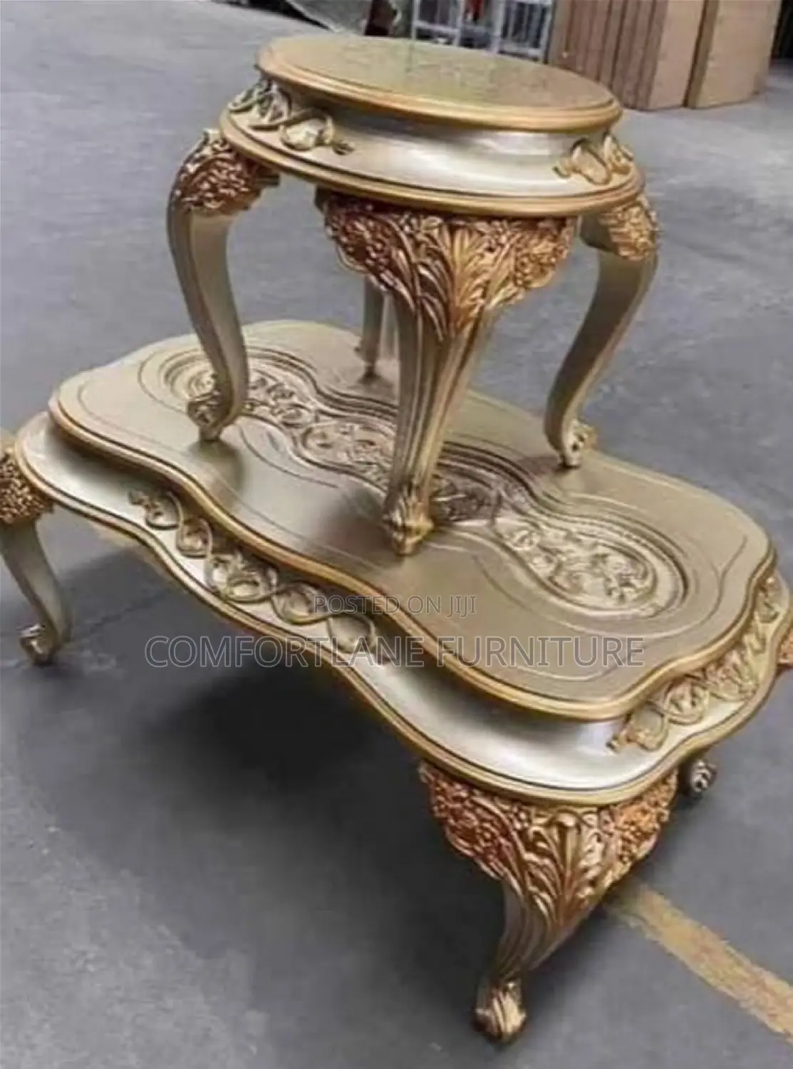 Royal Table With Two Side Stools