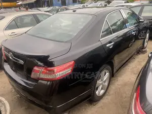 Toyota Camry SE 4dr Sedan (2.5L 4cyl 6A) 2011 Matt Black