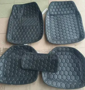 Universal Tiles Mat Plain Black
