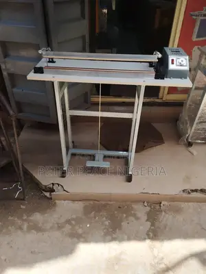 Lylon Sealing and Cutting Machine