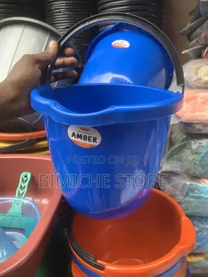 Souvenirs Bucket 7 Litres (12 Pieces)
