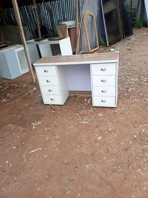 High Quality Table With Drawer Storage