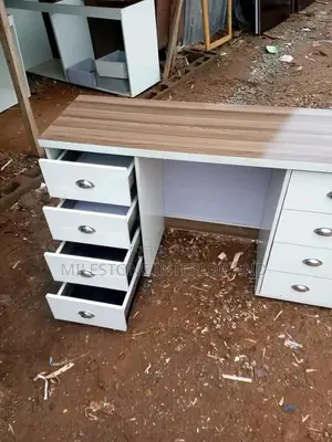 High Quality Table With Drawer Storage