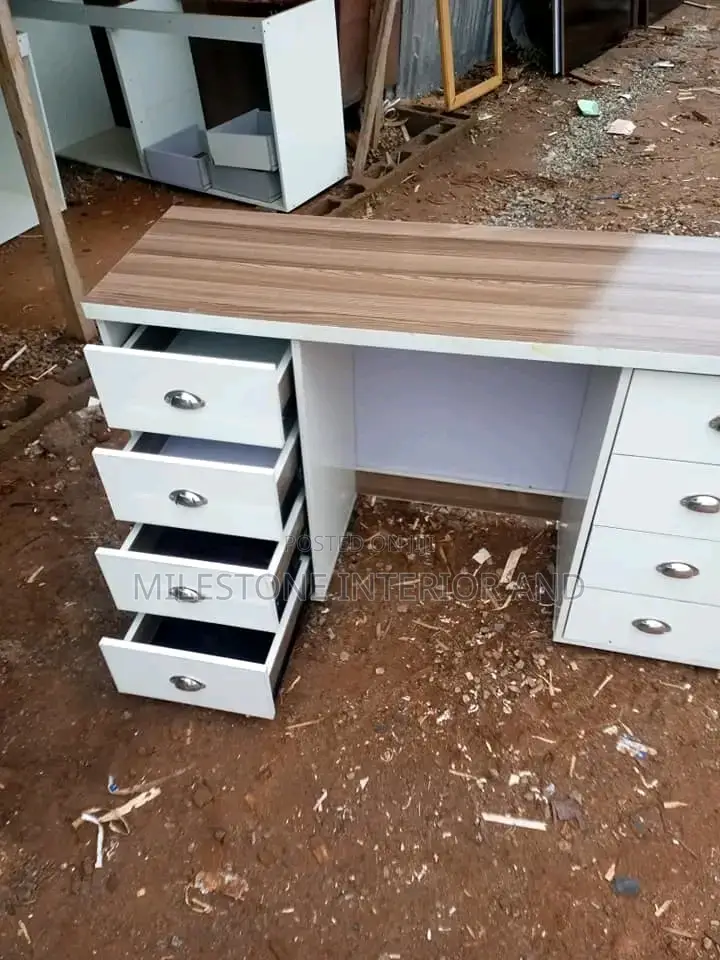 High Quality Table With Drawer Storage