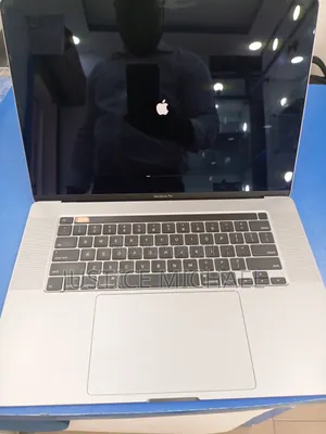 Laptop Apple MacBook Pro 2019 16GB Intel Core I7 SSD 512GB