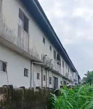 2bdrm Block of Flats in Ekete Waterside, Warri for sale