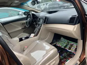 Toyota Venza V6 AWD 2012 Brown