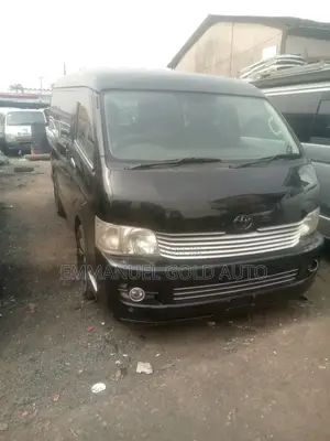 Toyota HiAce 2005 White