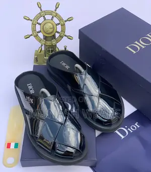 Classic Dior Basket Mule Design