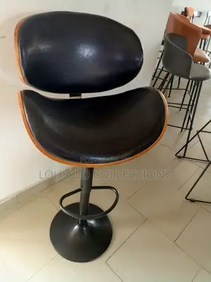 Your Quality Italian Leather Wooden Back Bar Stood