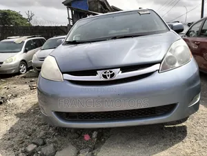 Toyota Sienna 2010 Blue