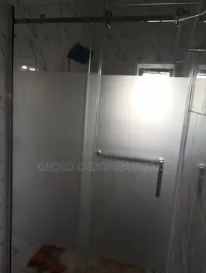 Execute Shower Cubicle