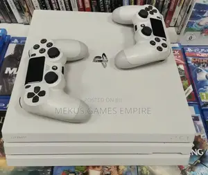 Ps4 PRO Console White + Extra Controller