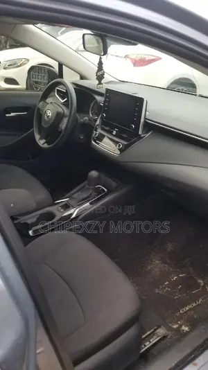 Toyota Corolla LE 2020 Blue