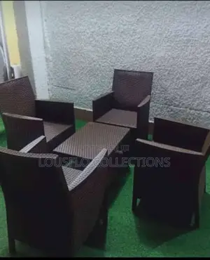 Quality Plastic Ranta Seating With Table