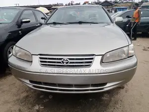 Toyota Camry Automatic 1999 Gray