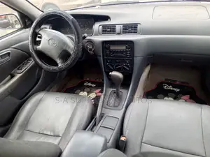 Toyota Camry LE 4dr Sedan (2.2L 4cyl 4A) 2000 Gray