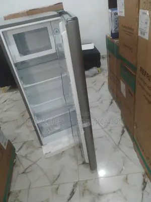 Standing 176L Hisense Refrigerator
