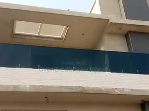 Wetted Gray Glass