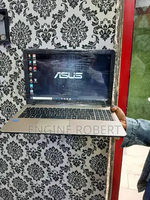 Laptop Asus X540LA 4GB Intel HDD 320GB