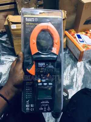 Digital Clamp Meter, 1000V Klein Tools CL900