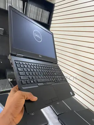 Laptop Dell Latitude 5590 8GB Intel Core I5 SSD 256GB