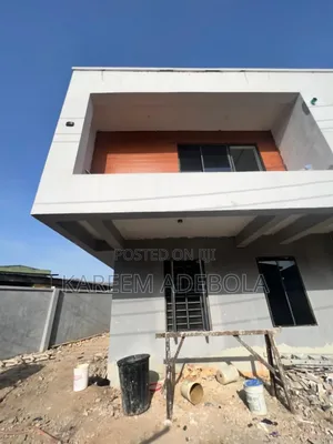 Furnished 3bdrm Block of Flats in Off Adelabu Surulere for sale