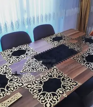 Table Runner Set