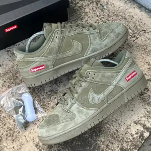 Original Supreme X Nike Sb Dunk Low Sneakers