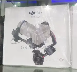 DJI RS 4 Camera Gimbal Combo