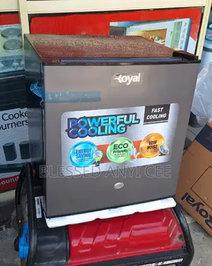 Brand New Royal 60l Bedside Fridge With Key Fast Freezing
