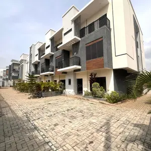 4bdrm Townhouse/Terrace in Lifecamp for sale
