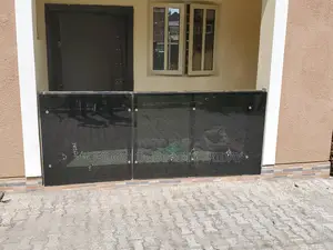 GRA Gray Glass