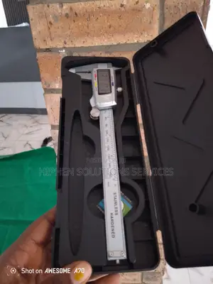 Electronic Micrometer Caliper With Large LCD Screen