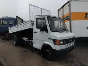 Mercedes 409d Tipper 6tyres