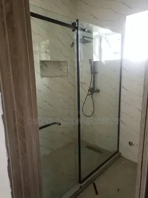 Extended Family Shower Cubicle
