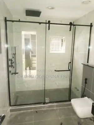 Igwe's Style of Shower Cubicle