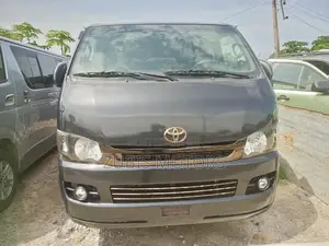 Toyota HiAce 2010 Black