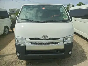 Toyota HiAce 2010 White