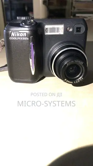 Nikon Coolpix 885