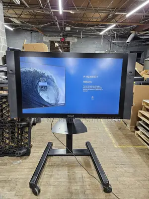 Microsoft Surface Hub V1 1597 55