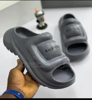 BALENCIAGA Crocs Slide