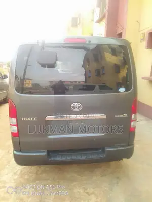 Toyota HiAce 2012 Blue