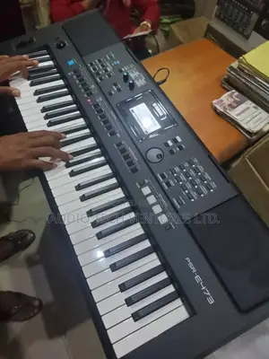 Yamaha Keyboard PSR E473