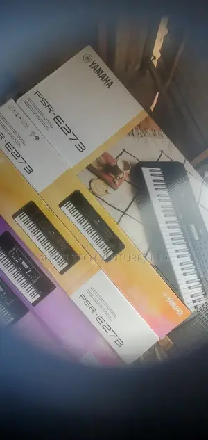 Yamaha Keyboard PSR E273